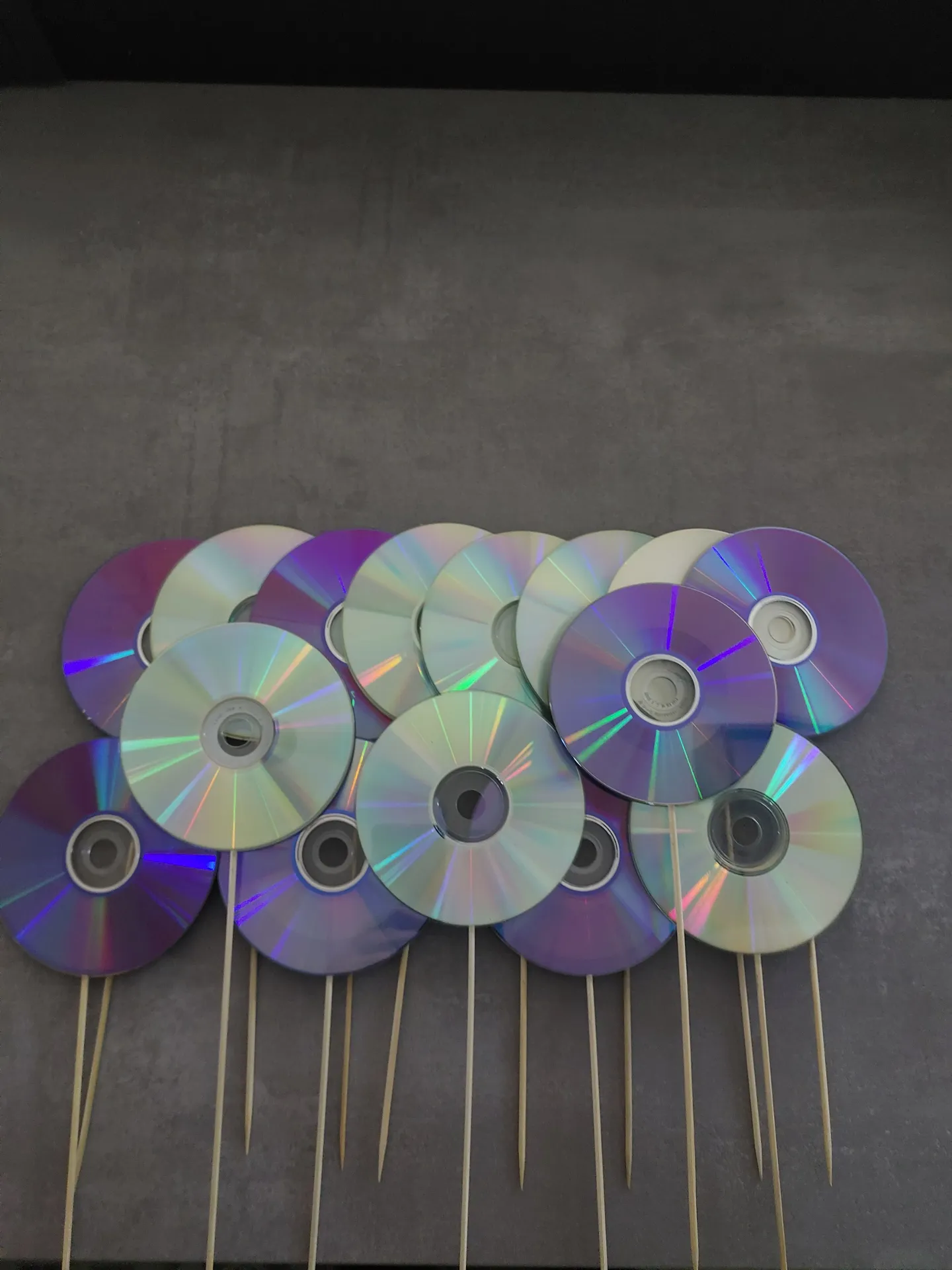 Déco CD pour Rubik's cube milieu de table